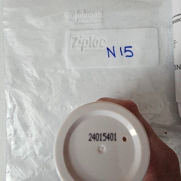 NIRA MOISTURE LOCK AND NIRA YOUTH RENEWAL PEPTIDE CREAM - Picture 5 of 5